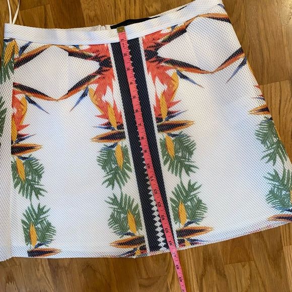 Silvian Heach Mesh Tropical Lined Beach Mini Skirt, Size Medium - Picture 12 of 13